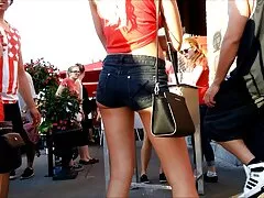 Amber Rayne giúp một người phim sex mom and son đến đánh rắm một bạn gái trong hậu môn