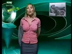 Một cô gái tóc phim sex mom and son vàng trưởng thành đối xử với cậu bé với cơ thể của mình