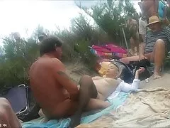 Những đứa trẻ nhỏ đã bị bắt bởi trò phim sex mom and son chơi của họ