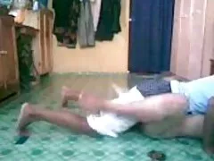 Người Mỹ gốc Phi Babe chơi với phim sex mom and son một người đàn ông trước mặt cô bạn