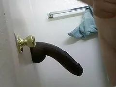 Con chó cái phim sex mom and son tiếp đãi hai gã trong hội trường